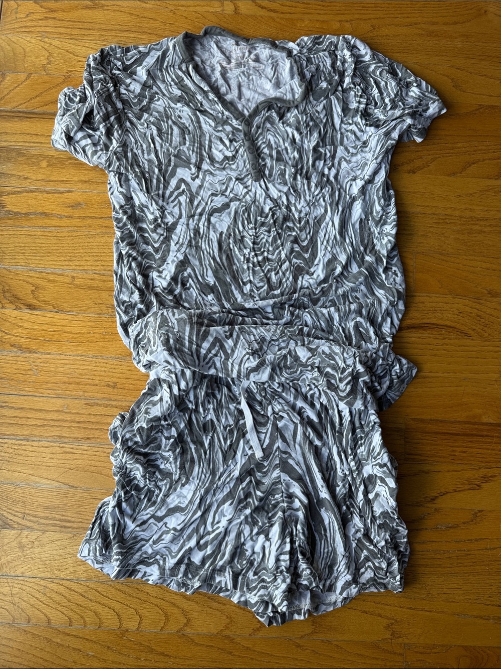Little Sleepies Marble Gray Women’s Pajama Set Short Sleeve Top Shorts - Small